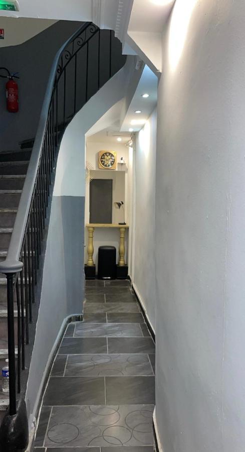 Hotel Nd Five Марсилия Екстериор снимка