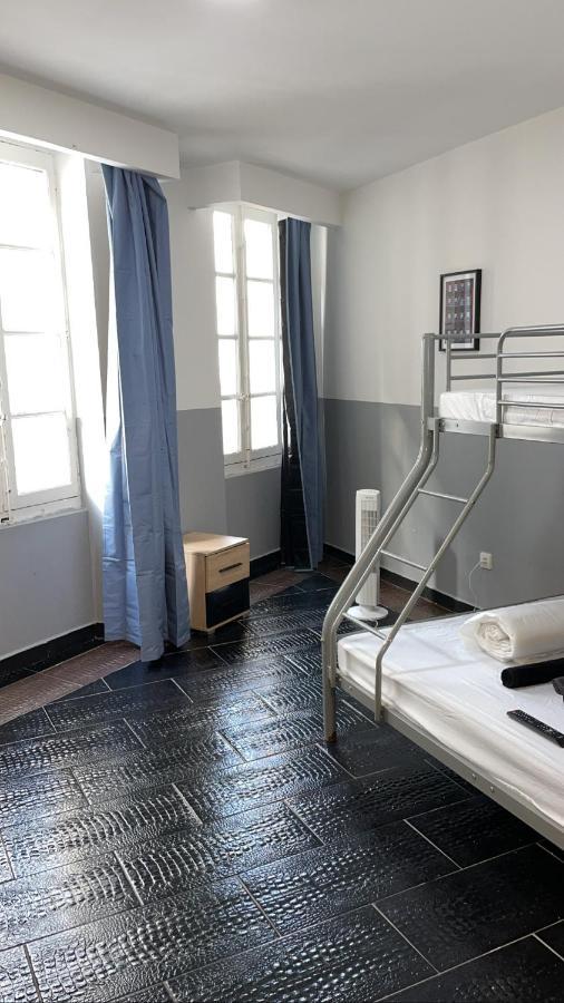 Hotel Nd Five Марсилия Екстериор снимка