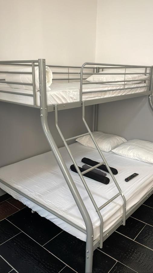 Hotel Nd Five Марсилия Екстериор снимка