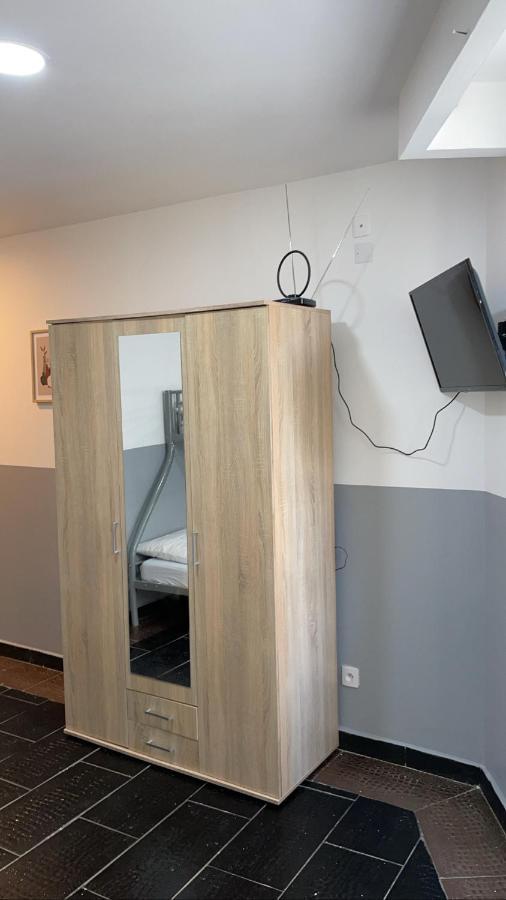 Hotel Nd Five Марсилия Екстериор снимка